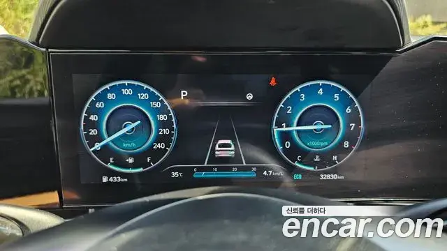 Hyundai The New Avante Hybrid 2023 — Photo 8/20