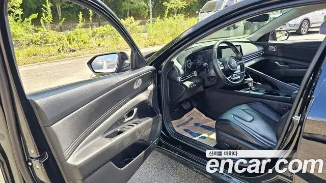 Hyundai The New Avante Hybrid 2023 — Photo 11/20