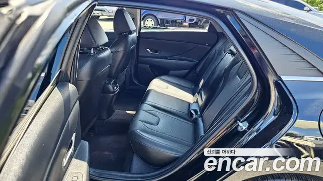Hyundai The New Avante Hybrid 2023 — Photo 2/20