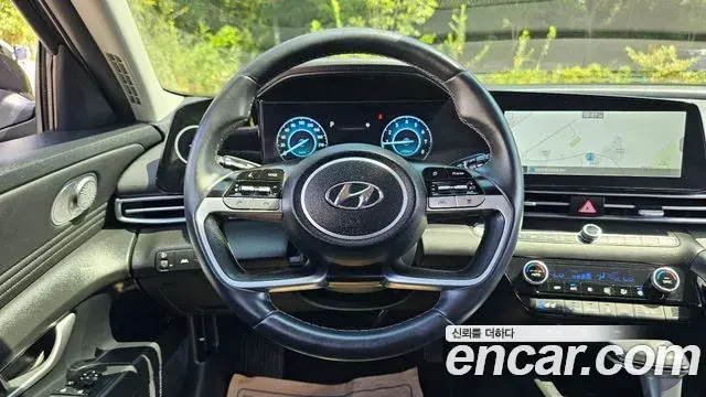 Hyundai The New Avante Hybrid 2023 — Photo 13/20