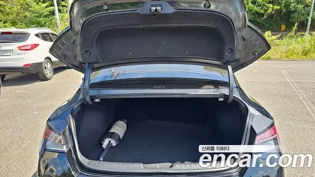 Hyundai The New Avante Hybrid 2023 — Photo 20/20