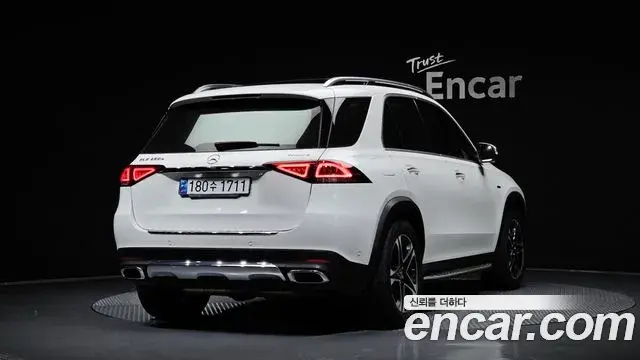 Mercedes-Benz GLE-Class 2021 — Фото 2/20