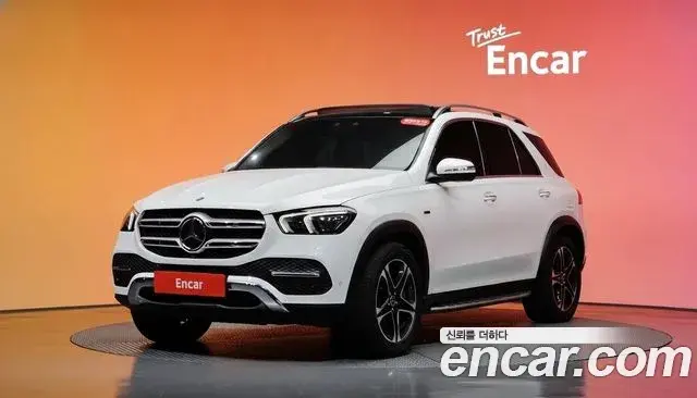 Mercedes-Benz GLE-Class 2021 — Фото 1/20