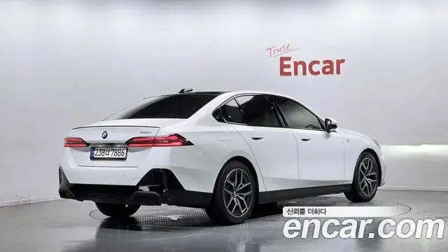 BMW 5 Series 2024 — Şəkil 1/20
