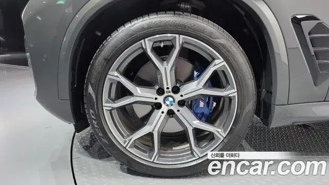 BMW X5 2025 — ფოტო 23/33