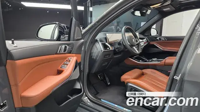 BMW X5 2025 — ფოტო 13/33