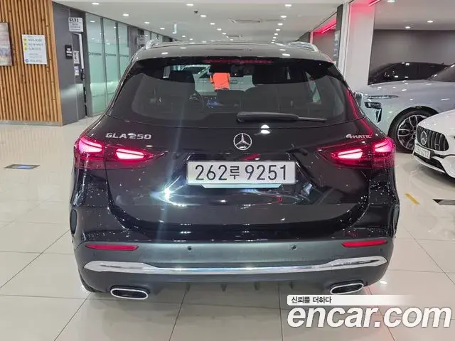 Mercedes-Benz GLA-Class 2025 — Фото 3/18