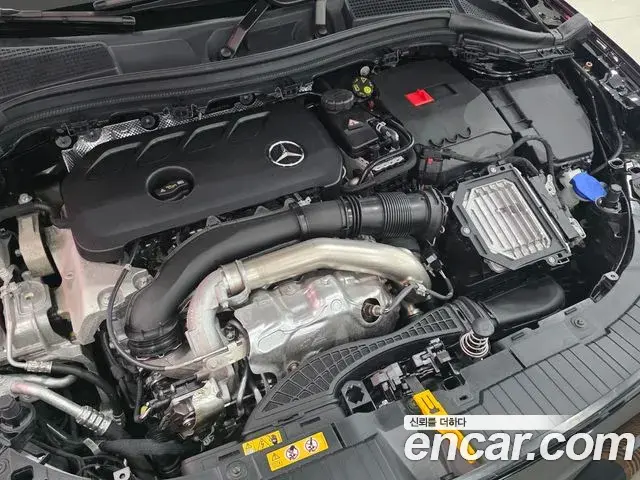 Mercedes-Benz GLA-Class 2025 — Фото 5/18