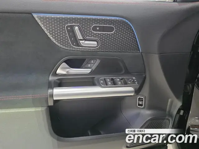Mercedes-Benz GLA-Class 2025 — Фото 14/18