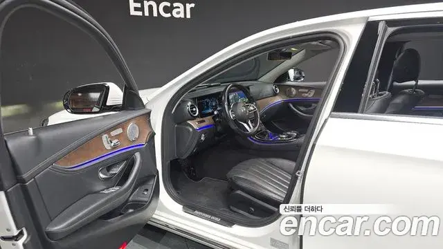 Mercedes-Benz E-Class 2018 — Фото 10/20