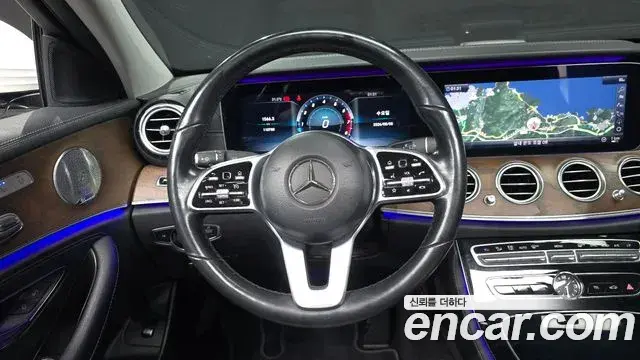 Mercedes-Benz E-Class 2018 — Фото 13/20