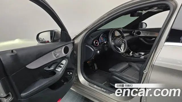 Mercedes-Benz C-Class 2020 — ფოტო 35/35
