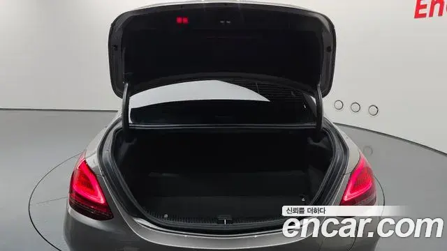 Mercedes-Benz C-Class 2020 — ფოტო 12/35