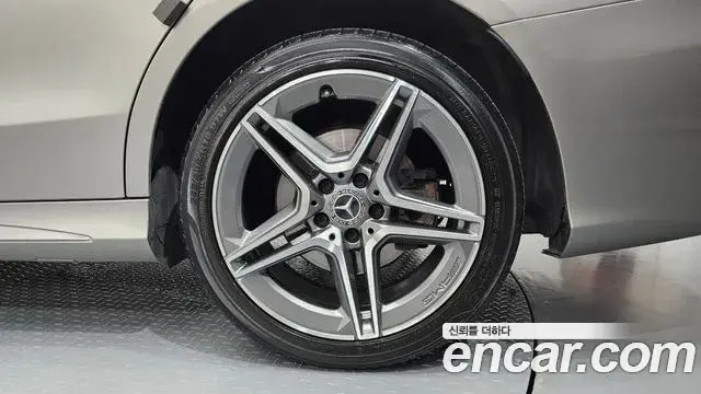 Mercedes-Benz C-Class 2020 — ფოტო 22/35