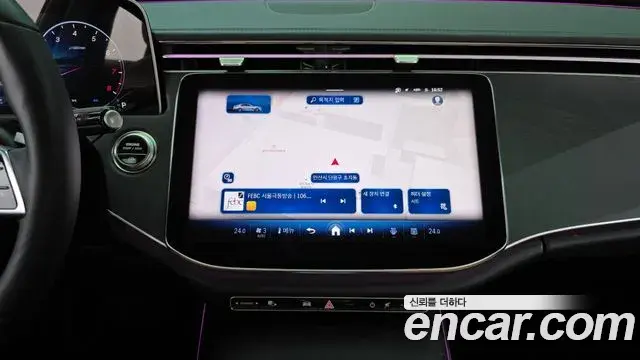 Mercedes-Benz E-Class 2025 — Photo 18/20
