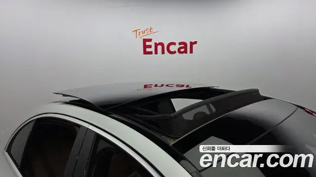 Mercedes-Benz E-Class 2025 — Photo 20/20