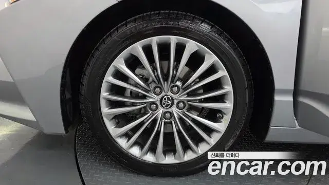 Toyota Avalon 2019 — Şəkil 30/30