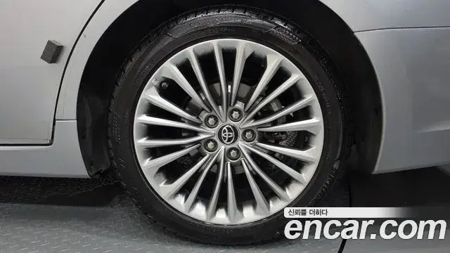 Toyota Avalon 2019 — Şəkil 18/30