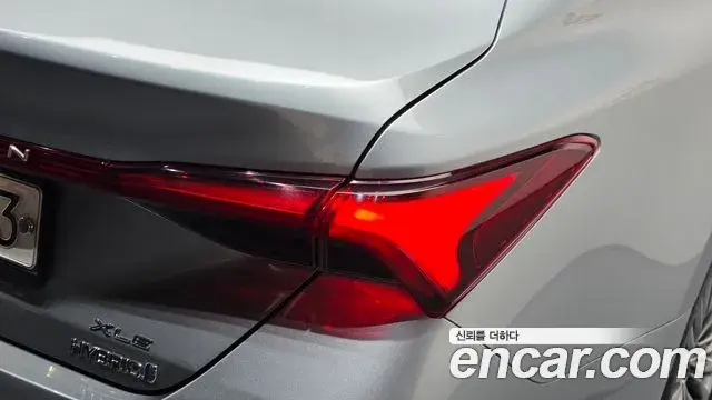 Toyota Avalon 2019 — Şəkil 12/30