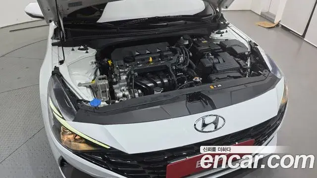 Hyundai The New Avante Hybrid 2021 — ფოტო 3/30