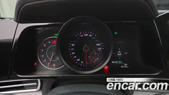 Hyundai The New Avante Hybrid 2021 — ფოტო 7/30