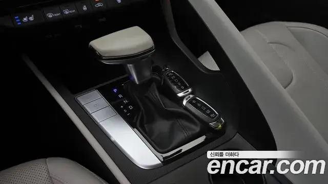 Hyundai The New Avante Hybrid 2021 — ფოტო 4/30