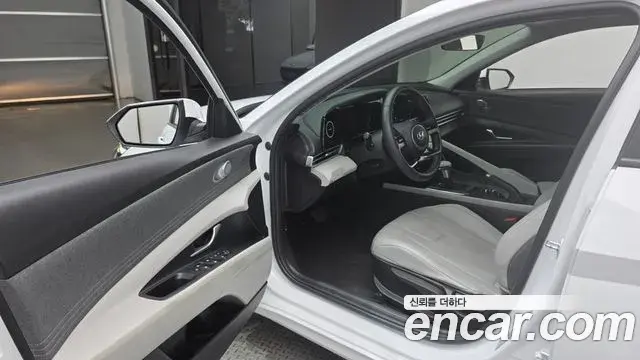 Hyundai The New Avante Hybrid 2021 — ფოტო 5/30
