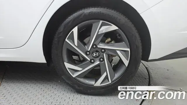 Hyundai The New Avante Hybrid 2021 — ფოტო 25/30