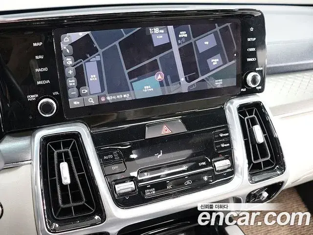 Kia Sorento 2023 — Photo 12/20