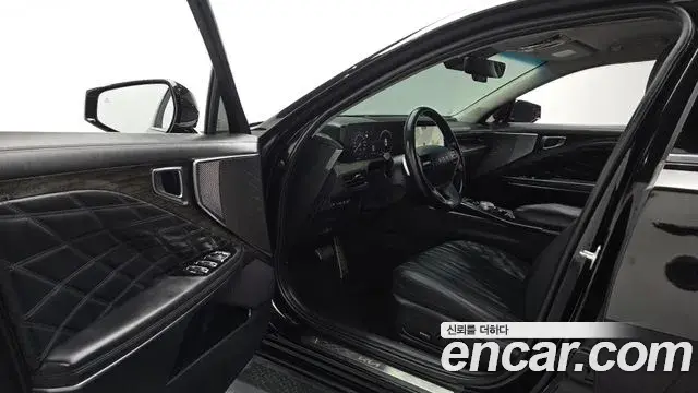Kia K8 2022 — Photo 2/36