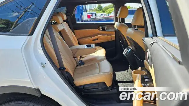 Kia Sorento 2022 — Photo 1/20