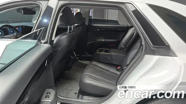 Hyundai Grandeur Hybrid 2024 — Photo 11/36