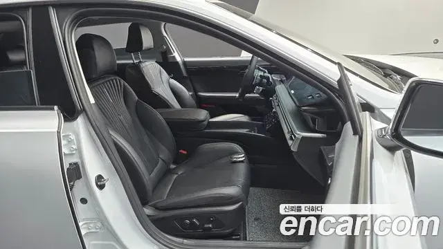 Hyundai Grandeur Hybrid 2024 — Photo 22/36