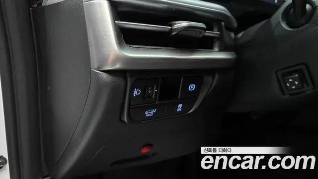 Hyundai Grandeur Hybrid 2024 — Photo 27/36