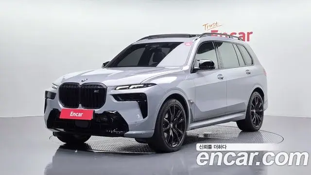 BMW X7 2024 — ფოტო 25/33