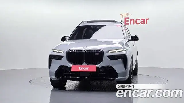 BMW X7 2024 — ფოტო 17/33