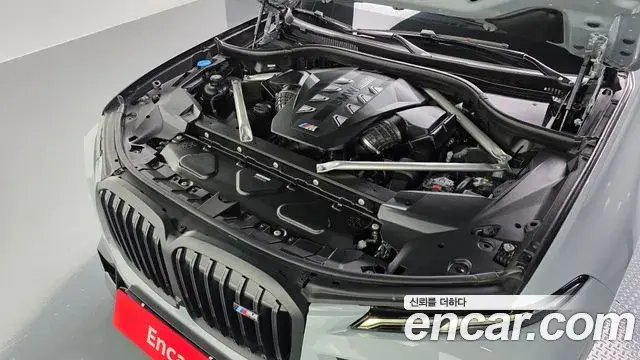 BMW X7 2024 — ფოტო 22/33