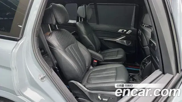 BMW X7 2024 — ფოტო 32/33