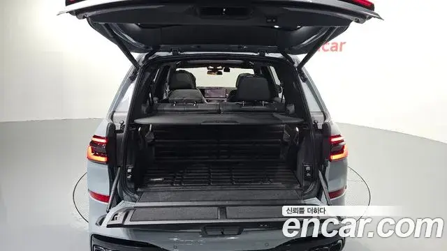 BMW X7 2024 — ფოტო 16/33