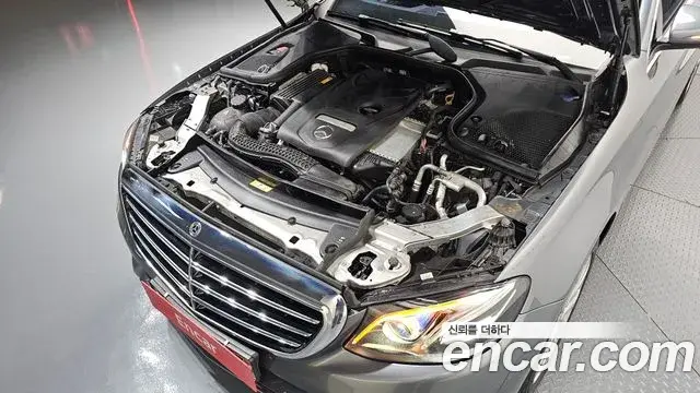 Mercedes-Benz E-Class 2019 — Şəkil 12/39