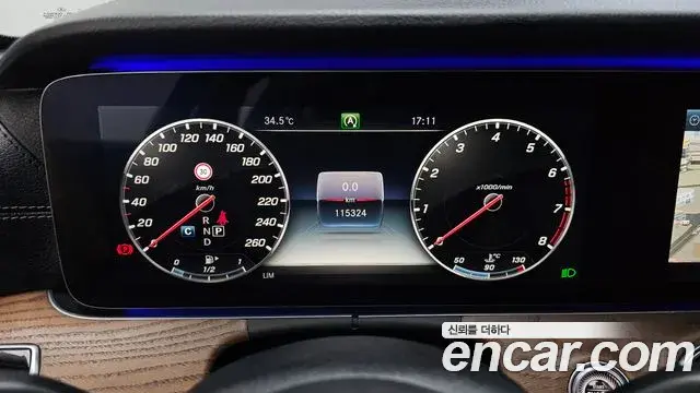 Mercedes-Benz E-Class 2019 — Şəkil 27/39