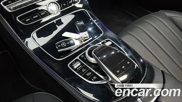 Mercedes-Benz E-Class 2019 — Şəkil 16/39