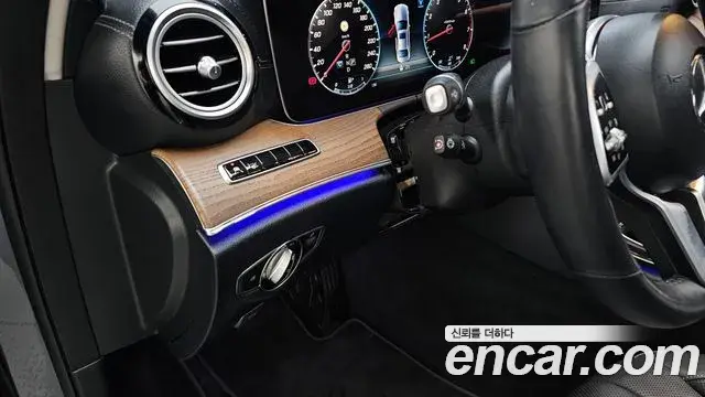 Mercedes-Benz E-Class 2019 — Şəkil 26/39
