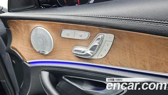 Mercedes-Benz E-Class 2019 — Şəkil 25/39