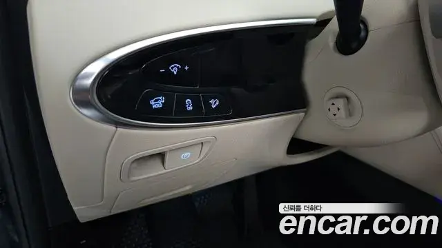 Genesis GV70 2024 — ფოტო 18/34