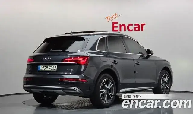 Audi Q5 2021 — Фото 1/20