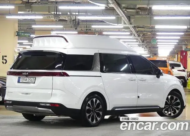 Kia Carnival 2021 — Фото 1/20