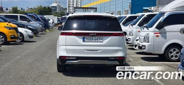 Kia Carnival 2022 — Фото 3/20