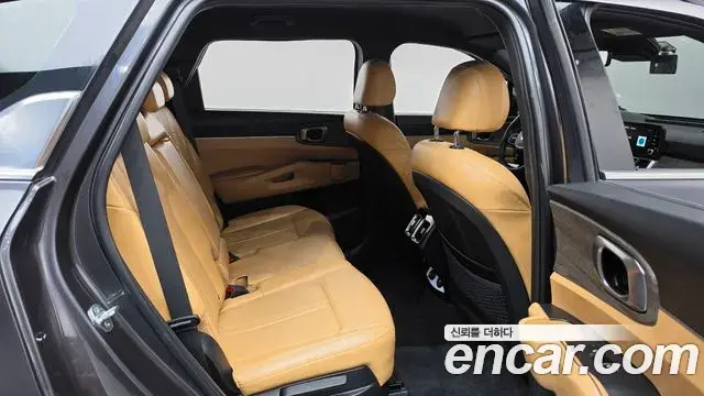 Kia Sorento 2021 — ფოტო 15/20