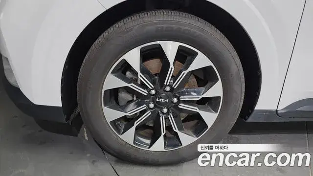 Kia Carnival 2021 — Photo 5/31